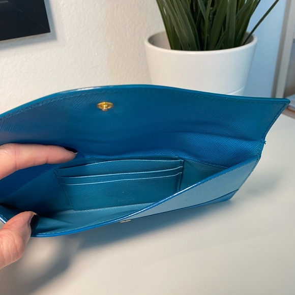 PRADA RARE Bi-Color Saffiano Leather Slim Envelope Wallet - Picture 8 of 17